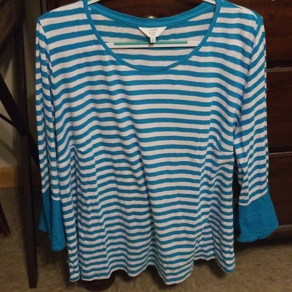 *Price drop* Crown & Ivy tunic